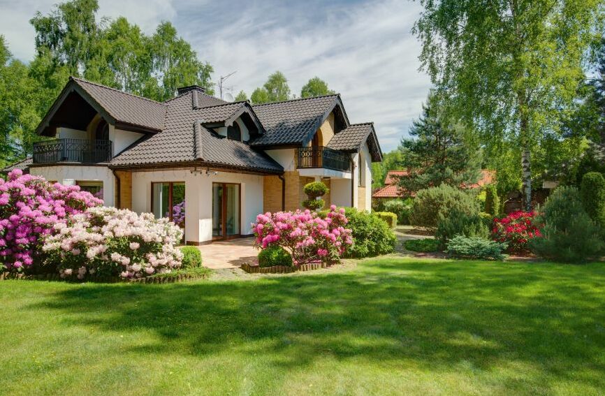 Картина на холсте Дом с лужайкой, арт hd1594801